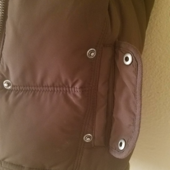 SOLD**Back to School Hollister Puffer Vest  Brown - Picture 7 of 8